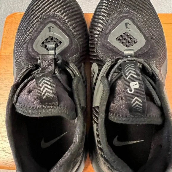 Lebron Nike soldier sneakers size 4 - Picture 3 of 8